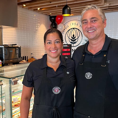 pains-dorees-uniforms-in-action-1